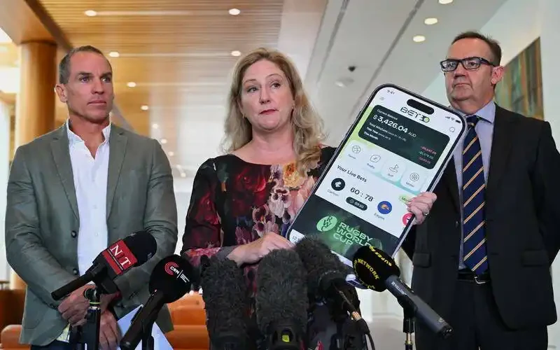 Australia on Track to Enforce Real-Time Loss Displays